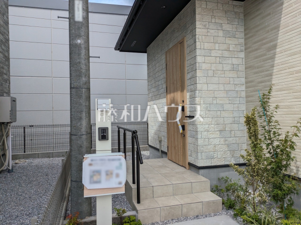 16号棟　玄関　【小平市花小金井３丁目】