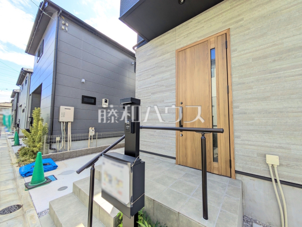 5号棟　玄関　【新座市池田３丁目】