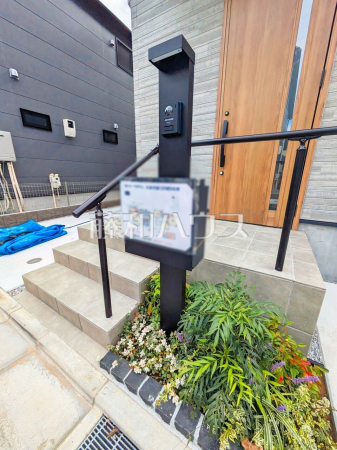 5号棟　玄関　【新座市池田３丁目】