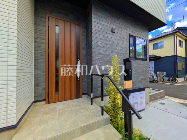 12号棟　玄関　【新座市池田３丁目】