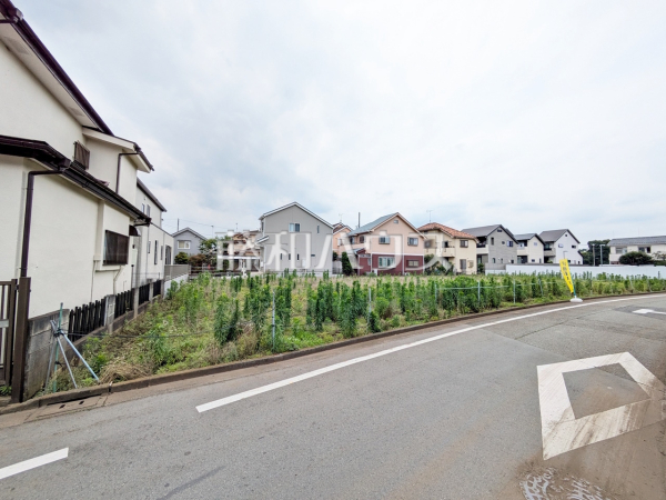 ≪接道状況≫前面道路はゆとりの7.5m。車の出し入れも楽々です。【府中市若松町３丁目】