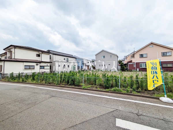 ≪現地外観≫周辺は落ち着いた雰囲気の住宅地です。小さなお子様がいるご家庭も安心です。【府中市若松町３丁目】