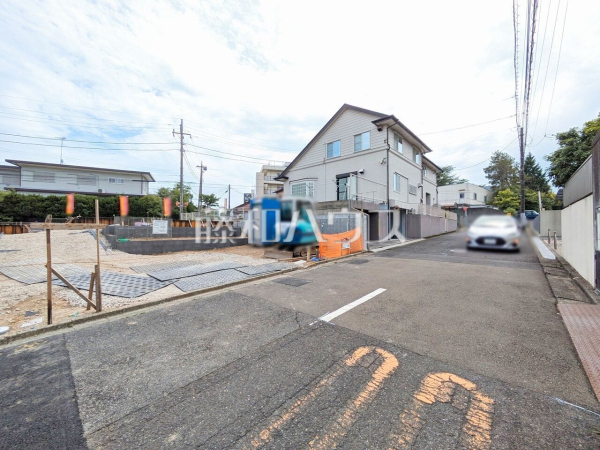 接道状況および現場風景　【八王子市めじろ台３丁目】 物件の事、諸費用の事など、小さな疑問もお気軽にご連絡・ご相談下さい。 