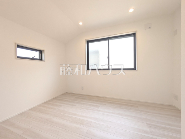 居室　【西東京市東伏見２丁目】
2面採光で明るく風通しの良いお部屋　