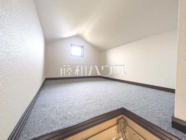 小屋裏収納　【西東京市南町５丁目】