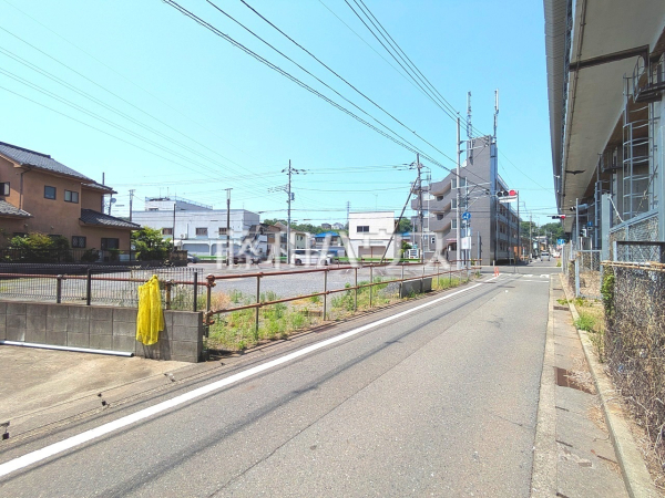 接道状況および現場風景　【日野市大字日野】
周辺環境はもちろん、日当たりや設備仕様など、実際に行ってみないと分からないこともございます。営業担当がご案内いたしますので、お気軽にお問い合わせください。
