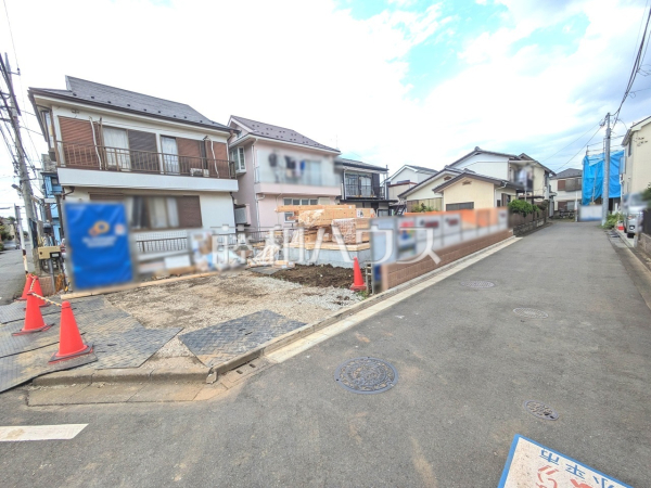 接道状況および現場風景　【小平市大沼町４丁目】
建物のプレゼンをさせて頂きますので、実際の完成イメージを思い描いて頂くことができます。お気軽にお問合せを。　