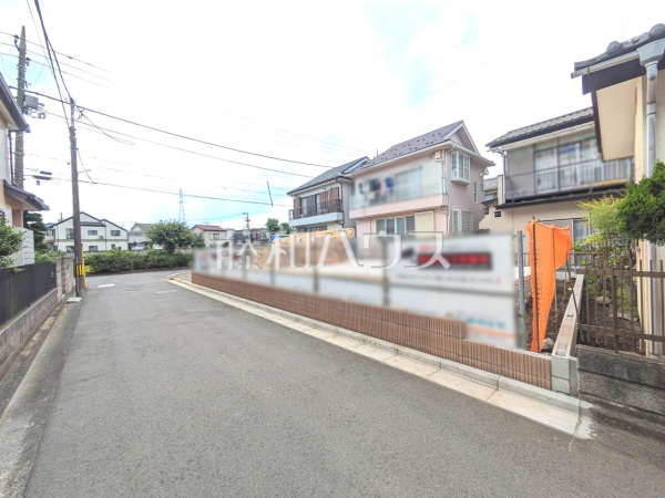 接道状況および現場風景　【小平市大沼町４丁目】
建築中のため、完成後には確認できなくなる構造部分などが今ならご覧いただけます。入居後のマイホームへの愛着も違うかもしれませんね！　