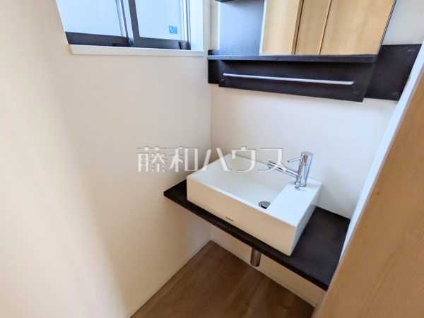 ２階洗面台　【西東京市向台町６丁目】