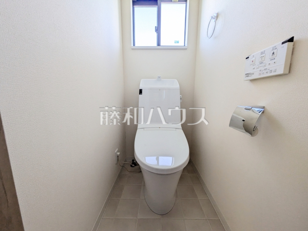 トイレ　【西東京市向台町６丁目】