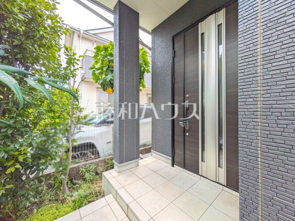 玄関　【練馬区関町南４丁目】