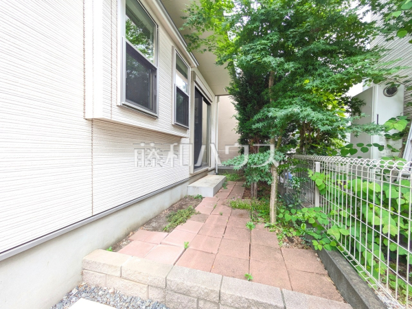 庭　【練馬区関町南４丁目】