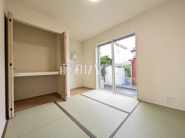 和室　【八王子市諏訪町】和室はお洗濯物を畳んだりアイロンをかけたり等、座っての作業にも便利な空間です。　