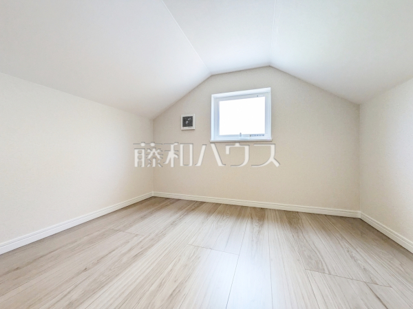 18号棟　小屋裏収納　【三鷹市野崎３丁目】