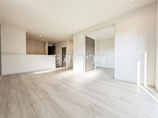 リビング　【八王子市並木町】