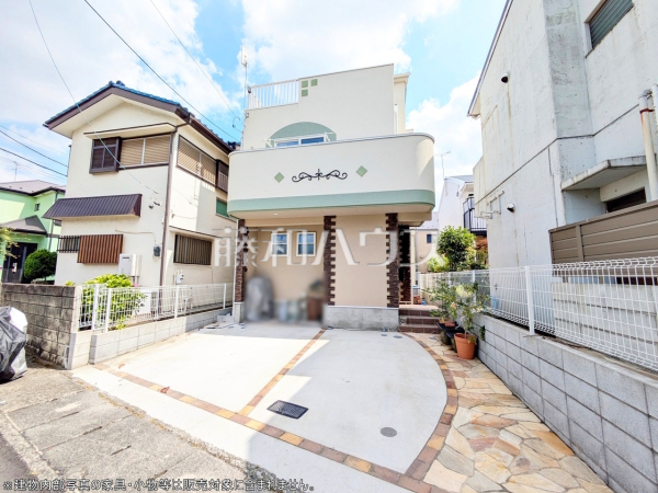 ≪外観≫京王線「西調布」駅徒歩11分☆この恵まれたロケーションによる幸福感は、毎朝の通勤時にしっかりと感じられるのではないでしょうか。【調布市上石原３丁目】