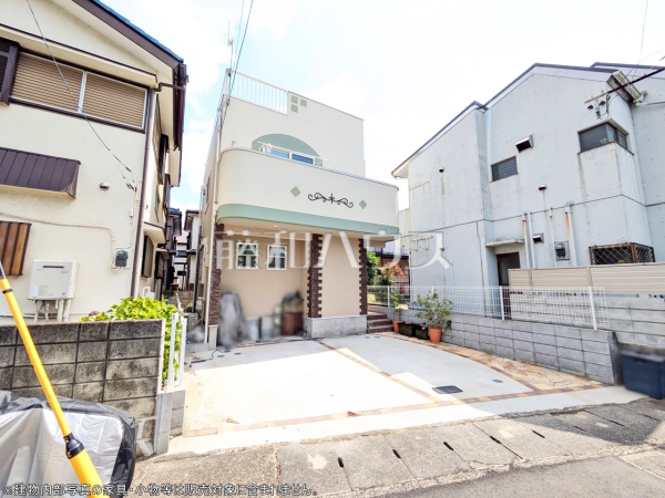 ≪外観≫ 周辺環境はもちろん、日当たりや設備仕様など、実際に行ってみないと分からないことも多くございます。営業担当がご案内いたしますので、お気軽にお問い合わせください。 　【調布市上石原３丁目】