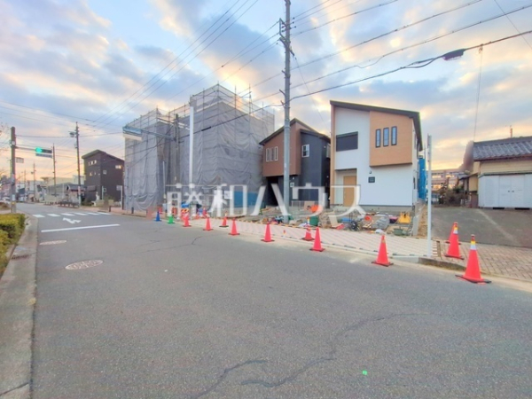 接道状況および現場風景 【名古屋市北区福徳町5丁目】 接道状況および現場風景 【名古屋市北区福徳町5丁目】
