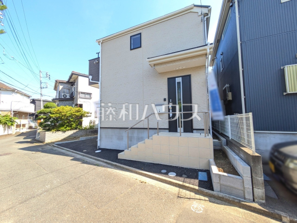 外観　【東大和市高木３丁目】
犯罪への抑⽌効果を⾼める防犯カメラを設置してあります。
