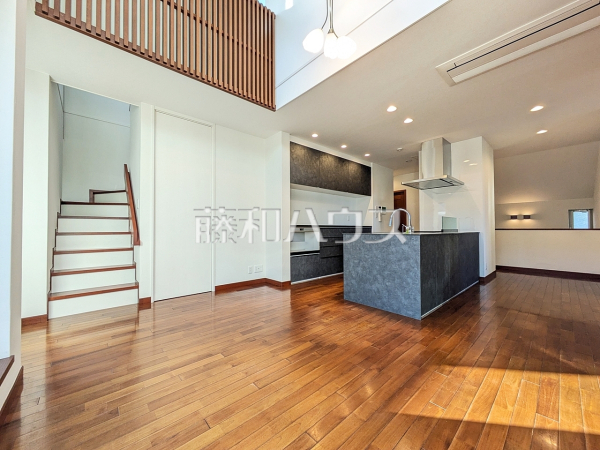 リビング　【杉並区今川４丁目】
コミュニケーション重視のリビングイン階段　