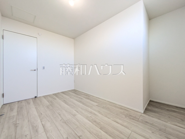 居室　【世田谷区千歳台６丁目】