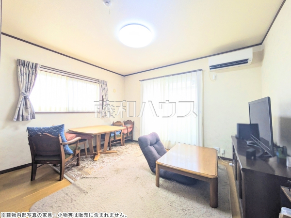 リビング　【東久留米市小山１丁目】