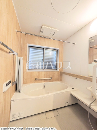 浴室　【東久留米市小山１丁目】
一日の疲れを癒す、優しい色合いのバスルーム　