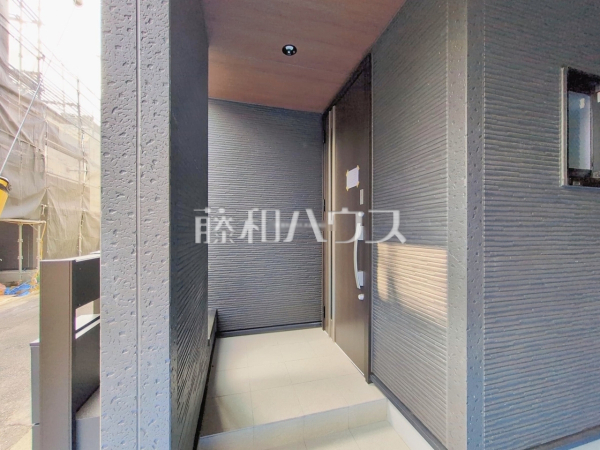 玄関　【練馬区貫井４丁目】