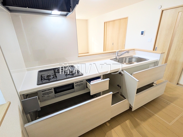 1号棟　キッチン収納　【富士見市関沢２丁目】