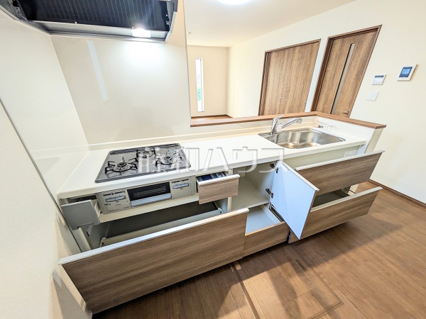 2号棟　キッチン収納　【富士見市関沢２丁目】