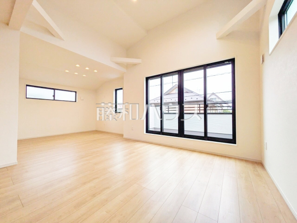 練馬区春日町2丁目　全1棟　新築分譲住宅物件画像