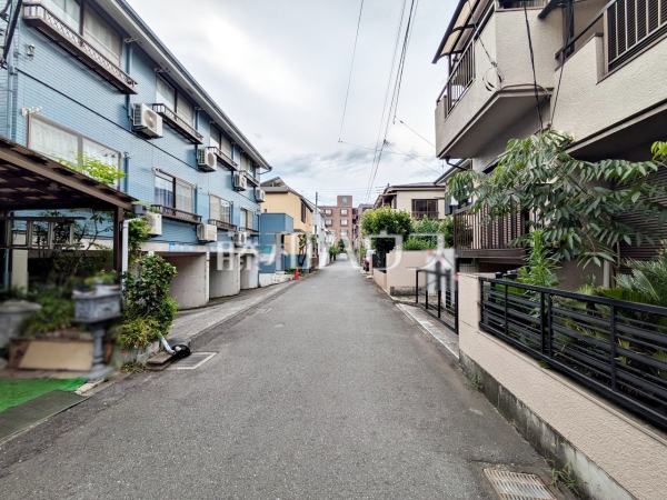 ≪接道状況≫周辺環境はもちろん、日当たりや設備仕様など、実際に行ってみないと分からないことも多くございます。営業担当がご案内いたしますので、お気軽にお問い合わせください。 【調布市柴崎１丁目】