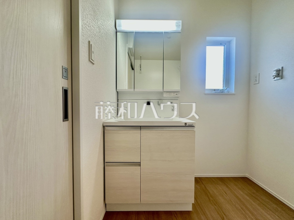 洗面室　【春日井市不二ガ丘３丁目】