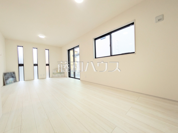 2号棟　リビング　【八王子市川口町】