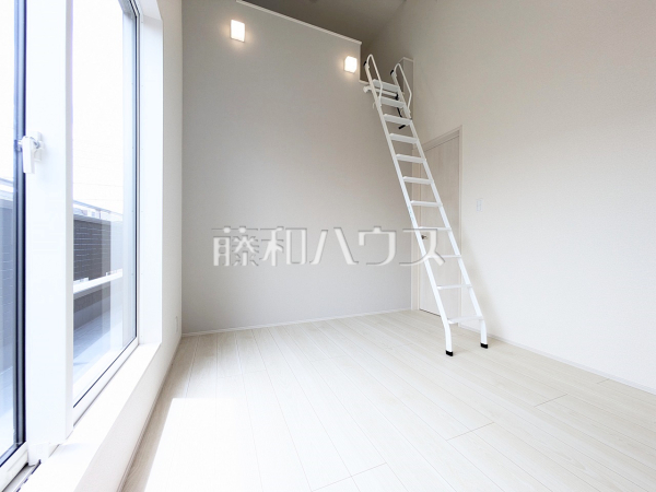 居室　【三鷹市中原３丁目】