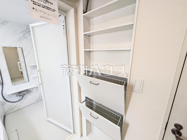 洗面室収納　【三鷹市中原３丁目】