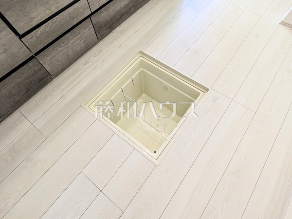床下収納　【三鷹市中原３丁目】