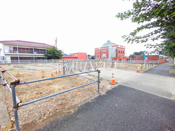 現場風景　【小平市大沼町４丁目】建築条件はございませんので、ライフスタイルに合わせた自由なマイホームづくりが可能です。　