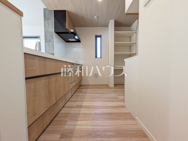 1号棟　キッチン　【世田谷区砧７丁目】