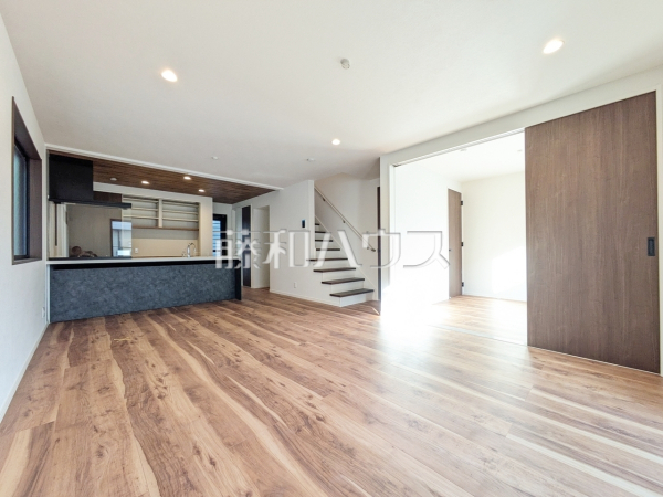 2号棟　リビング　【世田谷区砧７丁目】