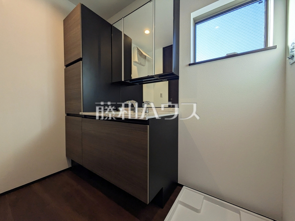 洗面室　【三鷹市下連雀９丁目】