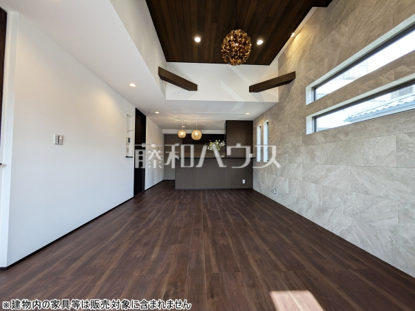 リビング　【三鷹市下連雀９丁目】