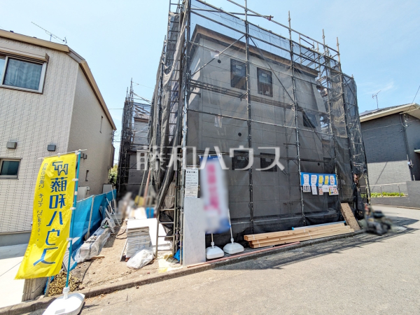 ≪1号棟　外観≫  全居室角部屋仕様で2面採光を設計！お天気の良い日には窓を開けて換気もできるので気持ち良いですね。 　【調布市菊野台２丁目】