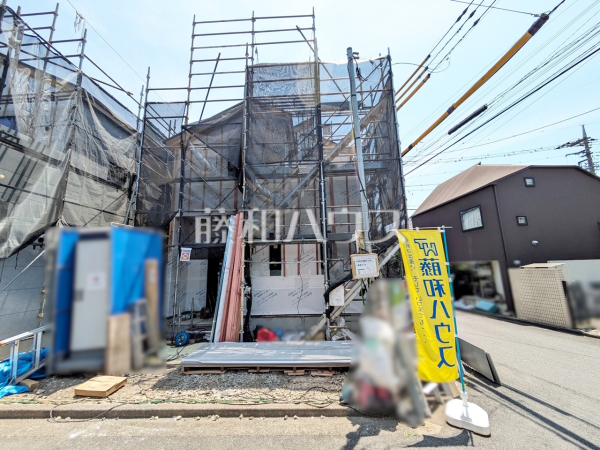 ≪2号棟　外観 ≫ 物件の事、諸費用の事など、小さな疑問も、お気軽にご連絡・ご相談下さい。 　【調布市菊野台２丁目】