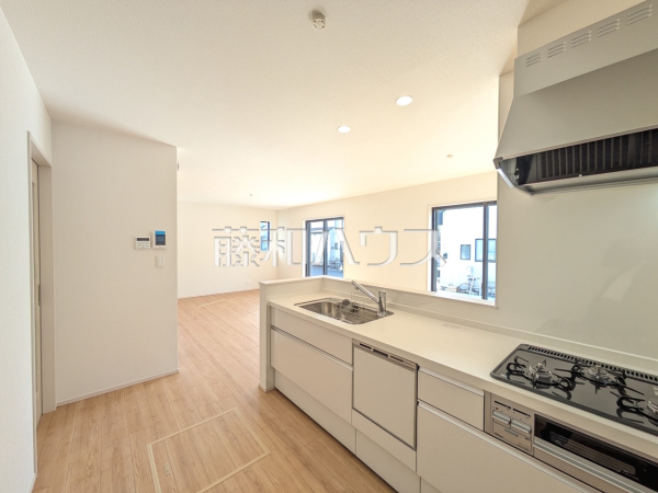 B号棟　キッチン　【立川市若葉町２丁目】