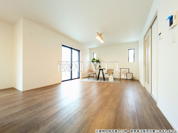 C号棟　リビング　【立川市若葉町２丁目】