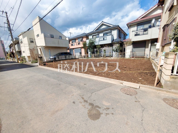 現地写真　【新座市西堀２丁目】 見学はしたいけど、なかなか時間が取れない・・・そんな方に出勤前や仕事終わりにマイホームを見学できるサポートをいたします。 