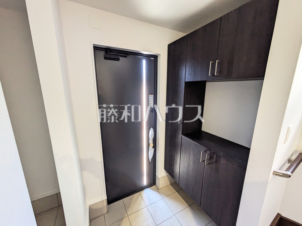玄関　【春日井市岩野町１丁目】