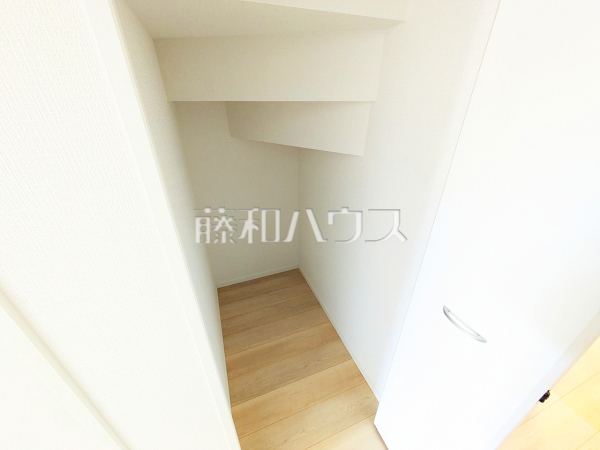 2号棟　収納　【小牧市大字二重堀】