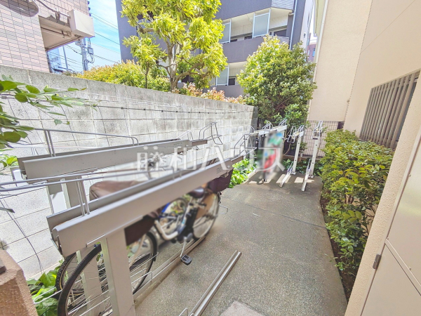 ≪駐輪場≫　【レーヴステージ府中緑町】
